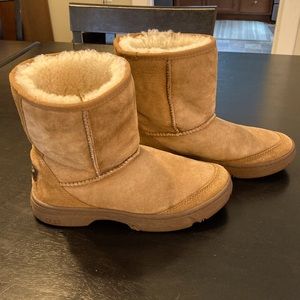 UGG Ultimate Short Booties Tan Size 4